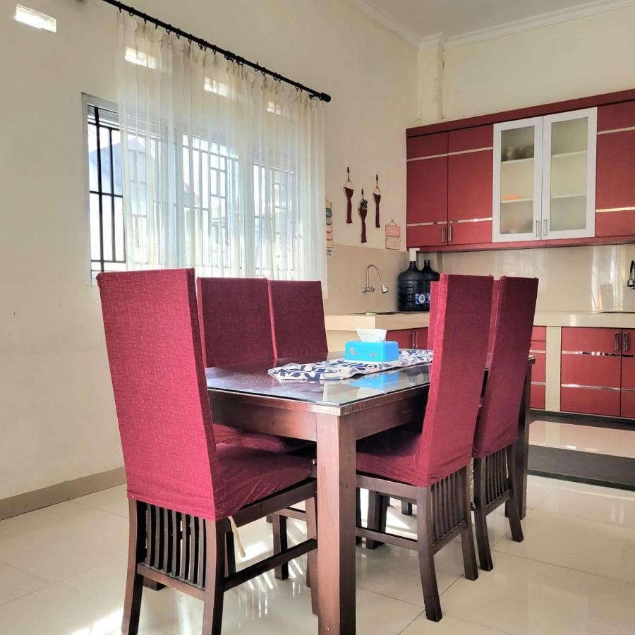 Mahakam Guest House Padang  Zewnętrze zdjęcie