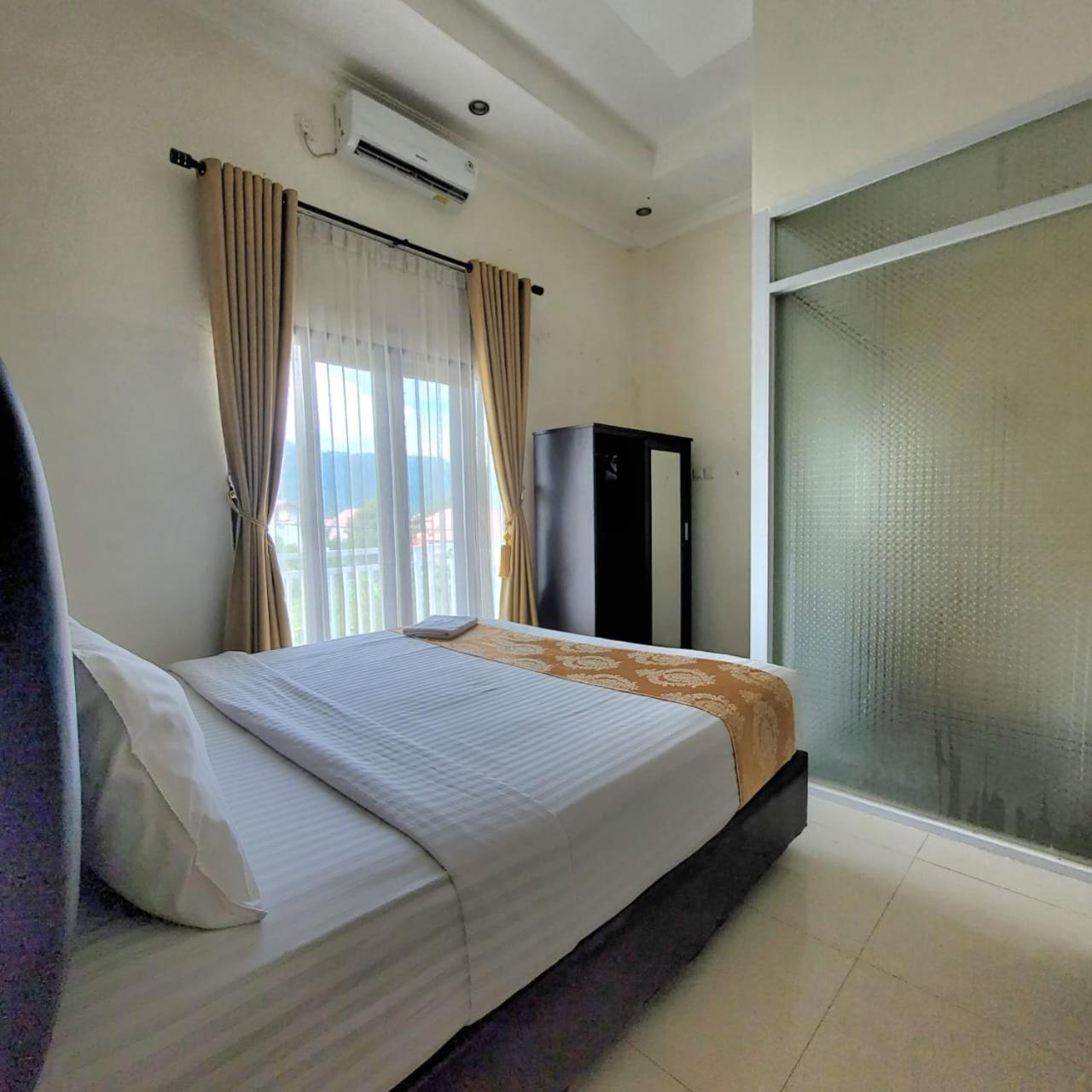 Mahakam Guest House Padang  Pokój zdjęcie