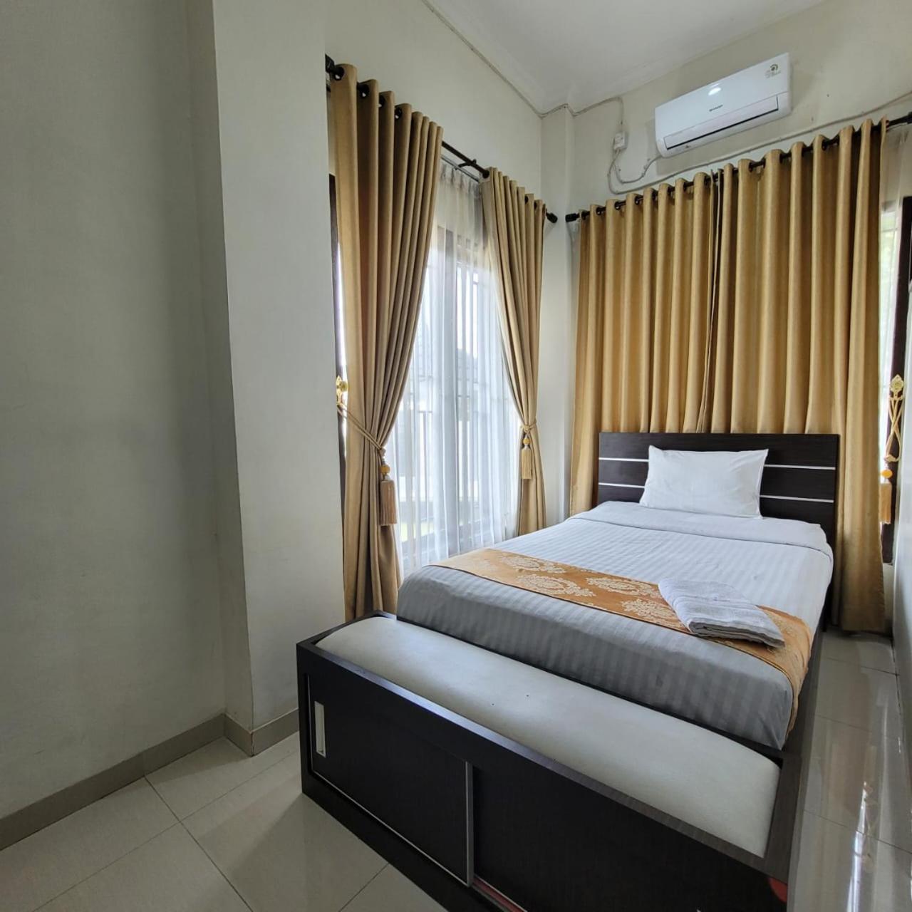 Mahakam Guest House Padang  Pokój zdjęcie